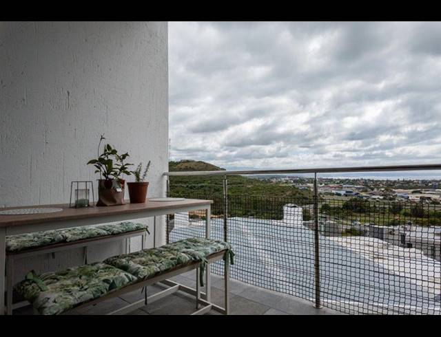 2 BEDROOM APARTMENT FOR SALE IN ISLAND VIEW